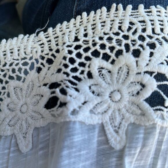 🪷 - American Rag Ivory color tank top with crochet trim. Sz L - Picture 3 of 8